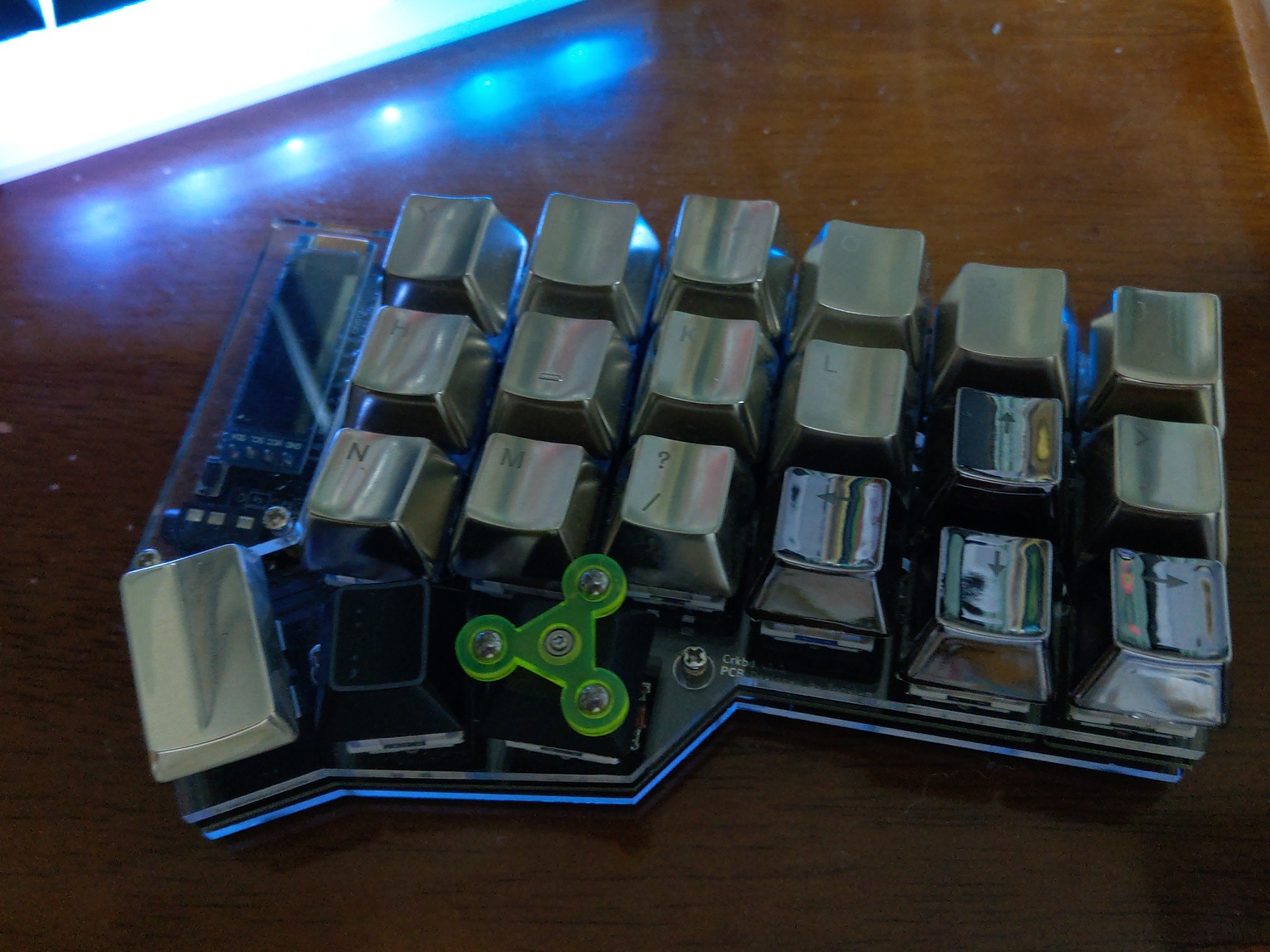 マサコの知らない自作キーボードの世界 クリスマスSP #C - Qiita