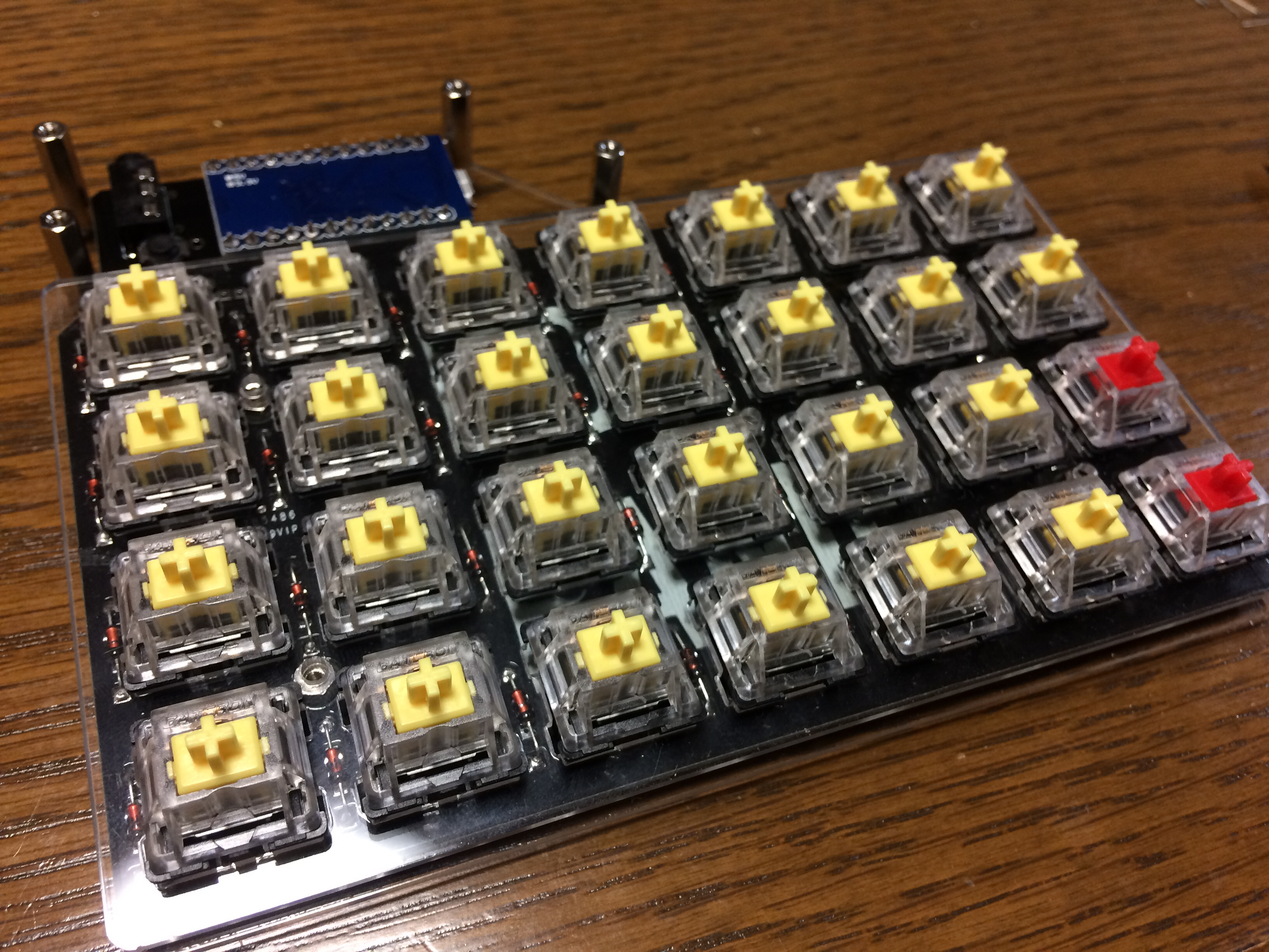 自作キーボード (Ergo42) を組み立てた #電子工作 - Qiita