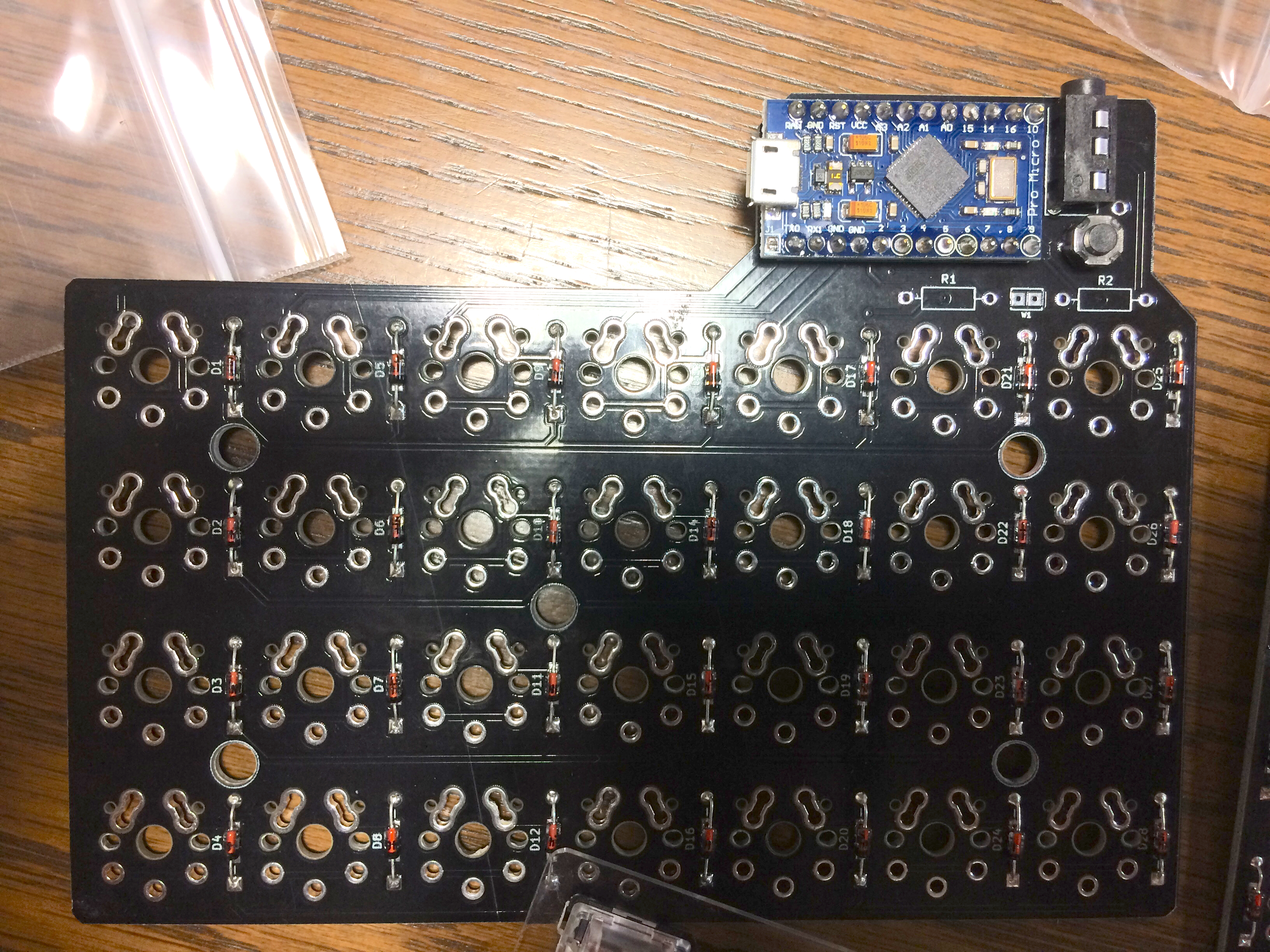 自作キーボード (Ergo42) を組み立てた #電子工作 - Qiita